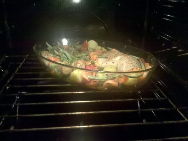 Rezept: Geflügel: Hähnchenschenkel mit Gemüsemix Bild Nr. 7 Geflügel: Hähnchenschenkel mit Gemüsemix - Rezept - Bild Nr. 7