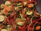 Asia-Gemüse süss-sauer mit Erdnüssen - Rezept