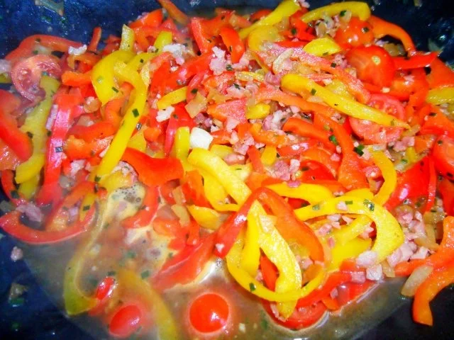 Paprika-Farfalle mit Speck und Cherrytomaten - Rezept - Bild Nr. 5