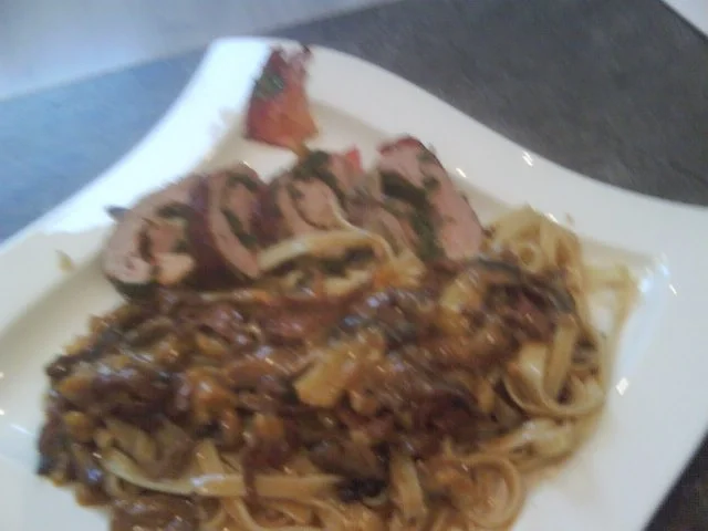 Rezept: Mit Kräutern gefülltes Schweinefilet Bild Nr. 14 Mit Kräutern gefülltes Schweinefilet - Rezept - Bild Nr. 14