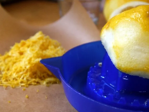 Rezept: Zauberhafte Zitronenschnitten Bild Nr. 7 Zauberhafte Zitronenschnitten - Rezept - Bild Nr. 7