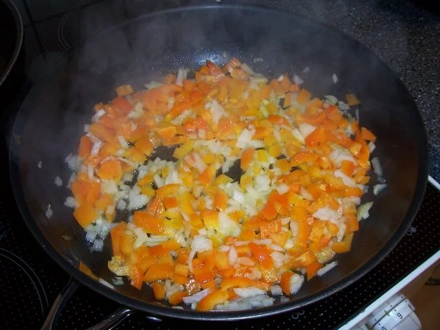 Rezept: Geschnetzeltes aus Putenbrust mit Schinken in Käsesauce Bild Nr. 4 Geschnetzeltes aus Putenbrust mit Schinken in Käsesauce - Rezept - Bild Nr. 4