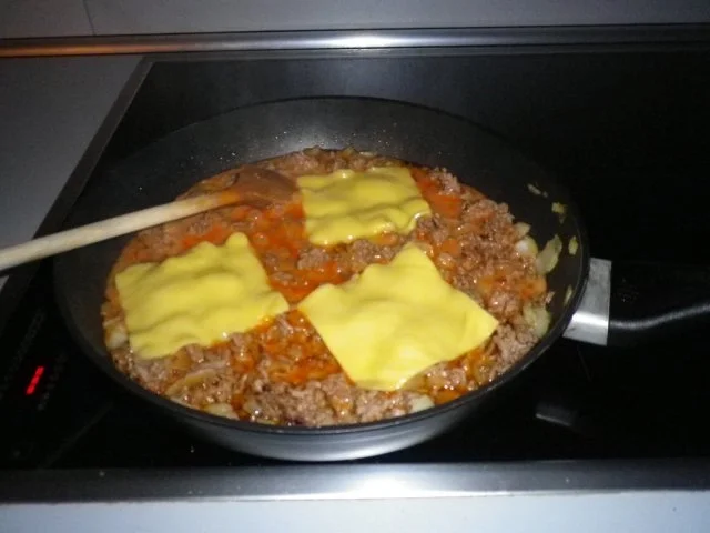 Rezept: Tomaten - Haschee mit Nudeln Bild Nr. 2 Tomaten - Haschee mit Nudeln - Rezept - Bild Nr. 2