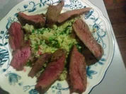 Beef (rosa) an Bulgur-Salat warm - Rezept