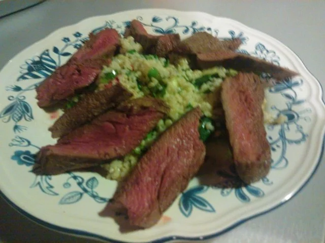 Beef (rosa) an Bulgur-Salat warm - Rezept - Bild Nr. 2
