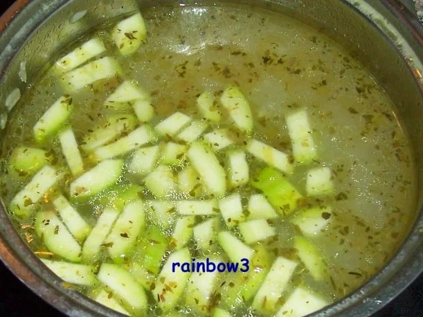 Rezept: Vorspeise: Kartoffel-Zucchini-Suppe Bild Nr. 4 Vorspeise: Kartoffel-Zucchini-Suppe - Rezept - Bild Nr. 4