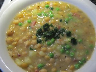 Rezept: Hausgemachte Erbsensuppe Hausgemachte Erbsensuppe - Rezept