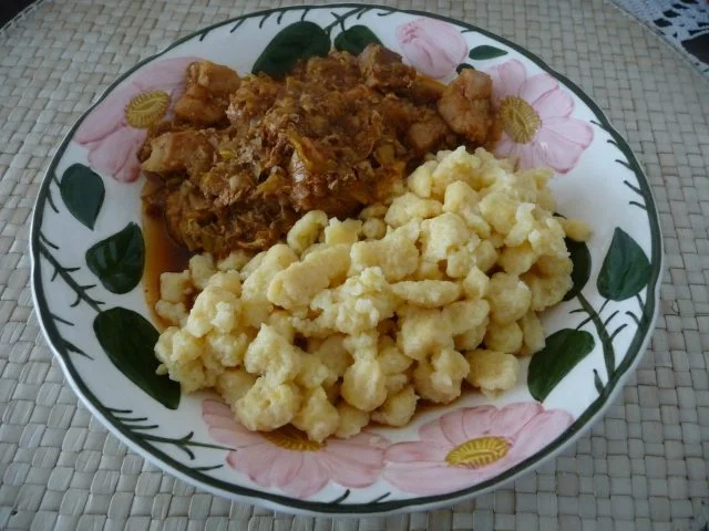 Schwein : Pikant scharfes Schweine-Gulasch - Rezept