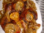 Hähnchenschenkel mit Zitronenscheiben und Rosmarin - Rezept