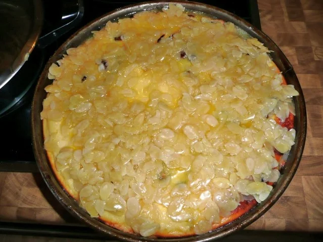 Rezept: Apfel - Bienenstich mit Cranberries 12-16 Stückchen Bild Nr. 11 Apfel - Bienenstich mit Cranberries 12-16 Stückchen - Rezept - Bild Nr. 11