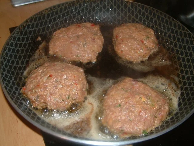 Heinzi`s saftige Fleischküchlein - Rezept - Bild Nr. 7