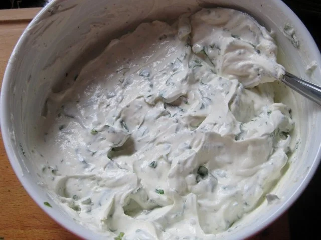 Gemüsepfanne mit Schmand-Dip und Kotelettstreifen - Rezept - Bild Nr. 6