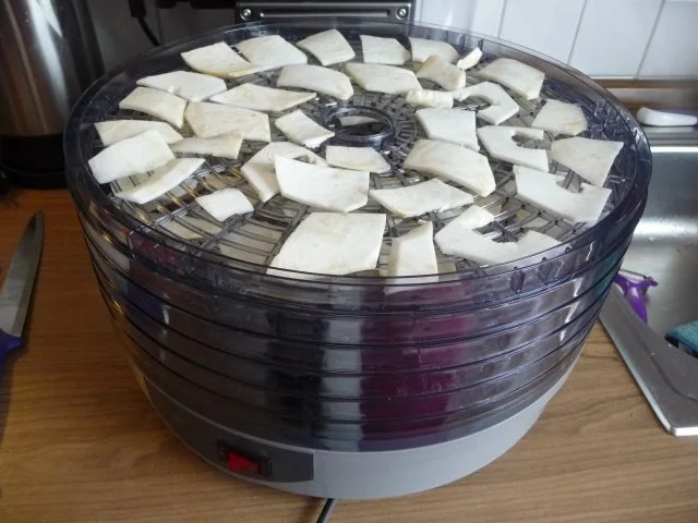 Rezept: Vorräte : ...trocknen - Sellerie und Petersilienwurzel Bild Nr. 2 Vorräte : ...trocknen - Sellerie und Petersilienwurzel - Rezept - Bild Nr. 2