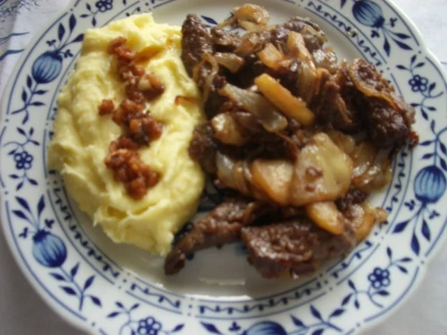 Rezept: Lebergeschnetzeltes mit Apfel und Portwein Lebergeschnetzeltes mit Apfel und Portwein - Rezept