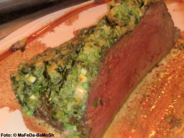 Rezept: Rindersteakhüfte mit Kräuterkruste und Rotweinsauce Rindersteakhüfte mit Kräuterkruste und Rotweinsauce - Rezept