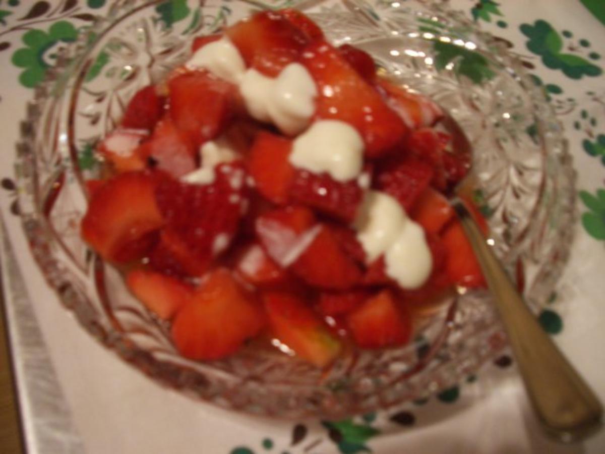 Erdbeeren mit Pfeffer - Rezept mit Bild - kochbar.de