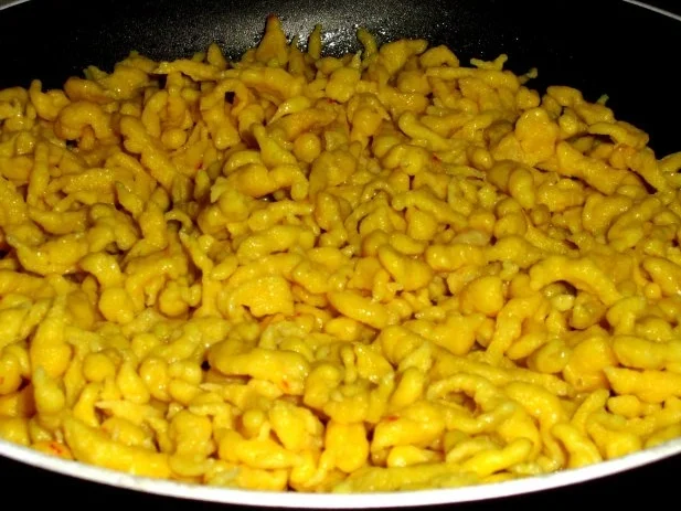 Rezept: Zwiebelroastbraten medium mit Safranspätzle Bild Nr. 5 Zwiebelroastbraten medium mit Safranspätzle - Rezept - Bild Nr. 5