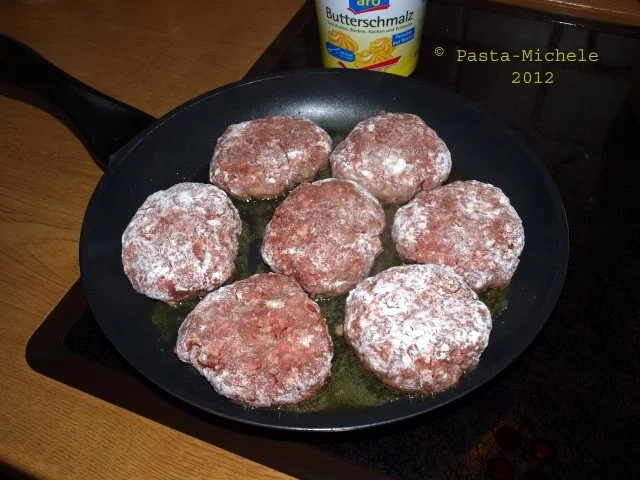 Rezept: Hirschfrikadellen Bild Nr. 3 Hirschfrikadellen - Rezept - Bild Nr. 3