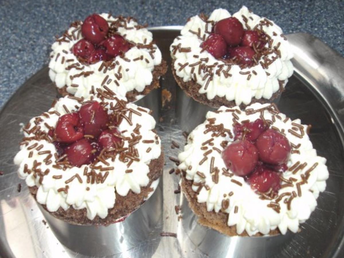 Sabine´s Schwarzwälder Törtchen - einfach - von Backfee1961