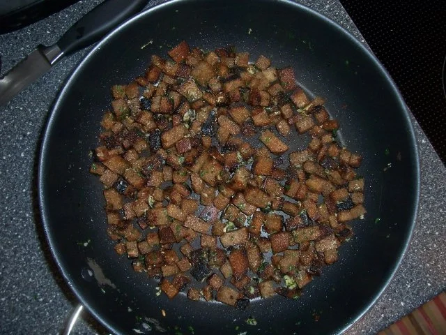 Croutons mit Kräutern und Knoblauch - Rezept - Bild Nr. 2