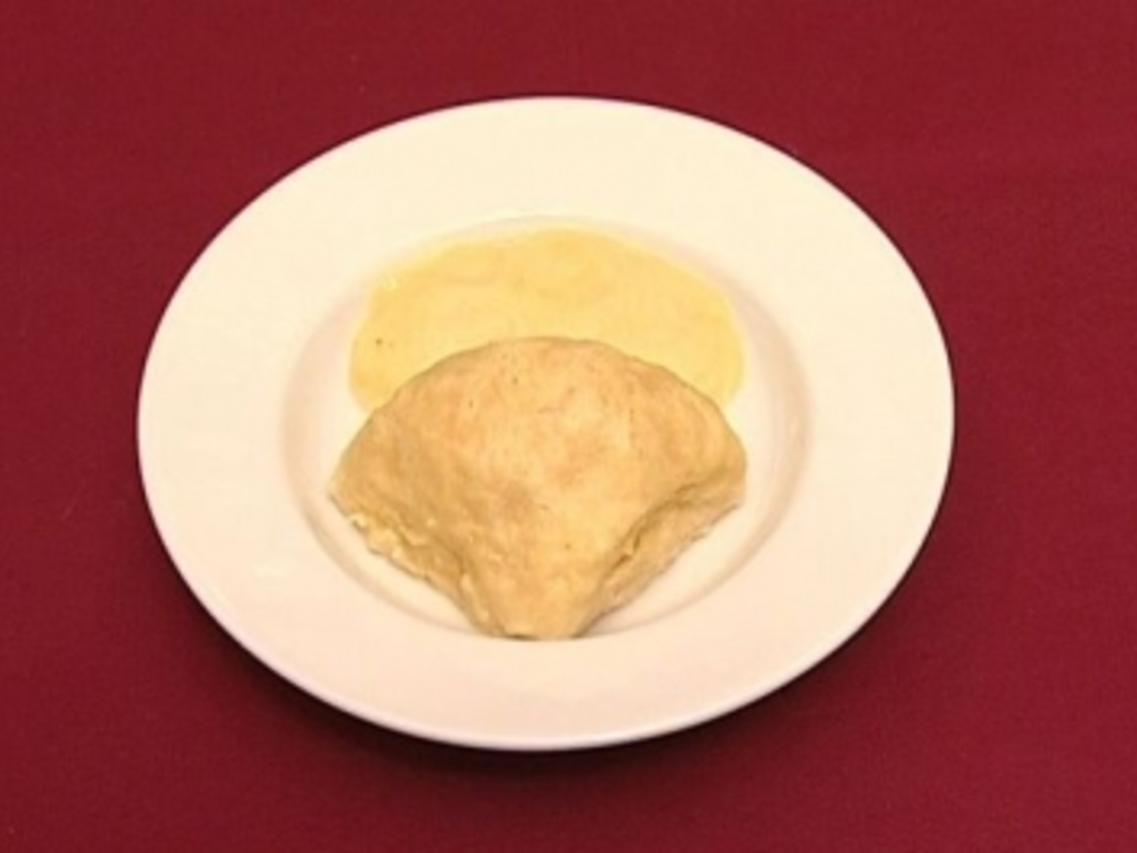Dampfnudeln mit Weinschaumsoße (Dampnudele mit Woischaumsoß - Michael ...