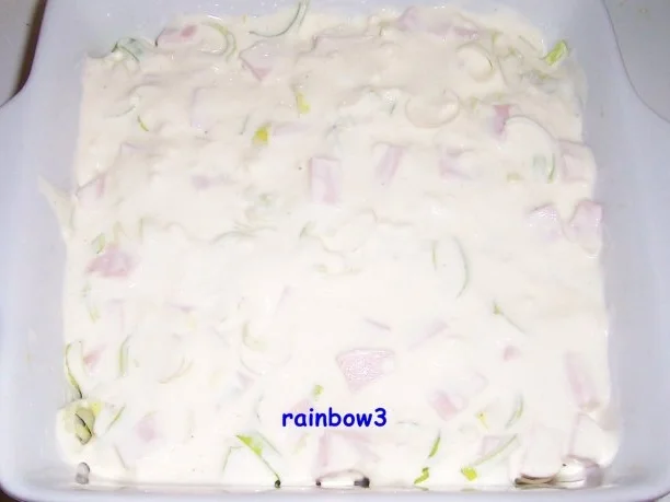 Auflauf: Wurst und Porree unter einer Käse-Sahne-Haube - Rezept - Bild Nr. 3