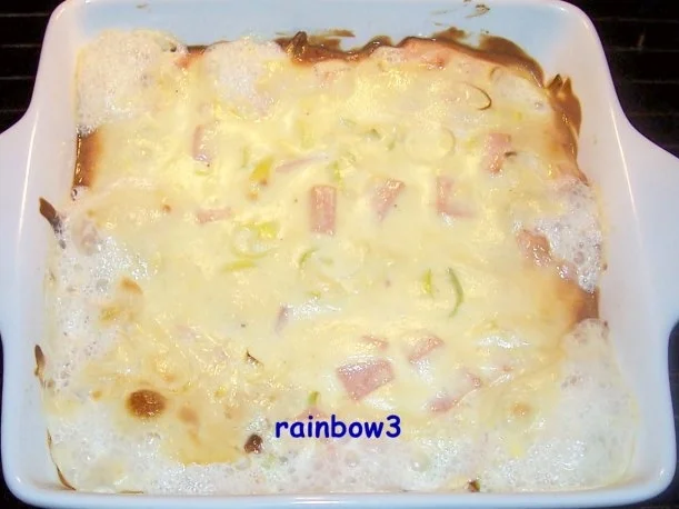 Auflauf: Wurst und Porree unter einer Käse-Sahne-Haube - Rezept - Bild Nr. 4