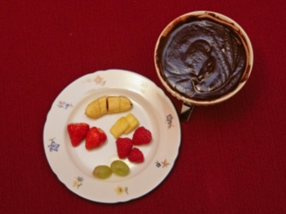 Schokoladenfondue mit Obst (Oswalt Kolle) - Rezept - kochbar.de
