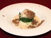 Périgord-Trüffel-Spinat mit Mascarpone, Ravioliei und Trüffelschaum - Rezept
