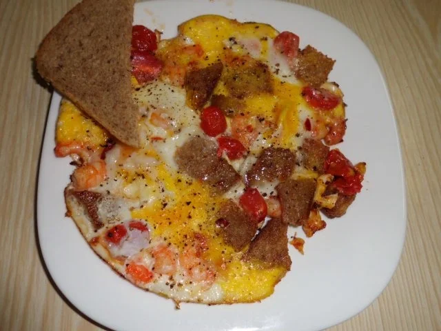 Pfannengericht: Spiegelei mit Garnelen, Brot und Tomaten - Rezept - Bild Nr. 5