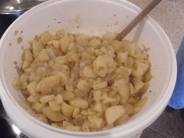 Rezept: Kräuterforelle mit lauwarmem Kartoffelsalat Bild Nr. 7 Kräuterforelle mit lauwarmem Kartoffelsalat - Rezept - Bild Nr. 7