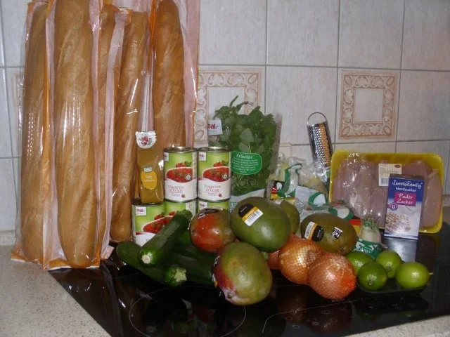 Curryhähnchen mit Baguette und Chicorée-Mango-Salat - Rezept - Bild Nr. 3