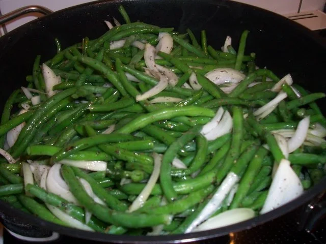 Bohnen scharf gebraten mit Spiegelei - Rezept - Bild Nr. 3