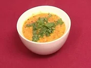 Rezept: Masor Dal - Suppe aus roten Linsen mit Chutneys und Papadam (Meike Gottschalk) Masor Dal - Suppe aus roten Linsen mit Chutneys und Papadam (Meike Gottschalk) - Rezept