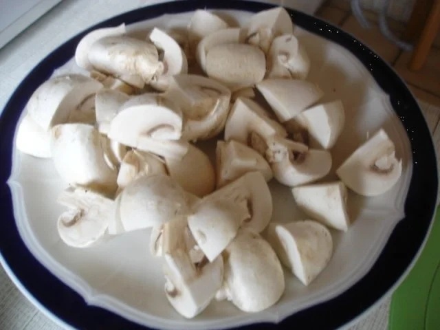 Grüne Bandnudeln mit Champignon-Sahne-Sauce - Rezept - Bild Nr. 3