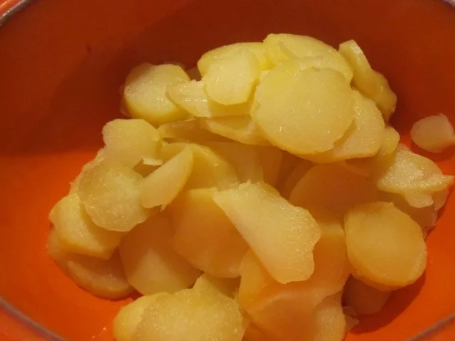Rezept: Salat: Omi's Erdäpfelsalat Bild Nr. 4 Salat: Omi's Erdäpfelsalat - Rezept - Bild Nr. 4