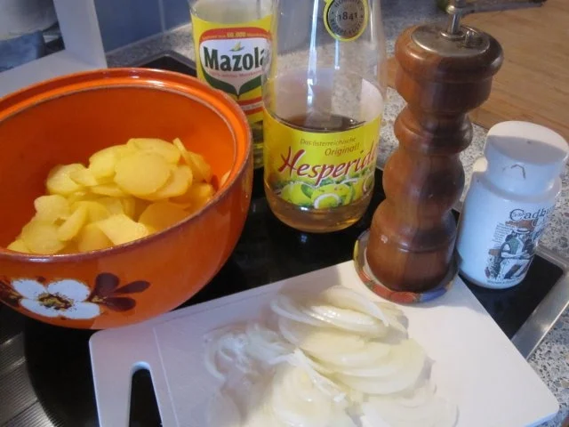 Rezept: Salat: Omi's Erdäpfelsalat Bild Nr. 5 Salat: Omi's Erdäpfelsalat - Rezept - Bild Nr. 5