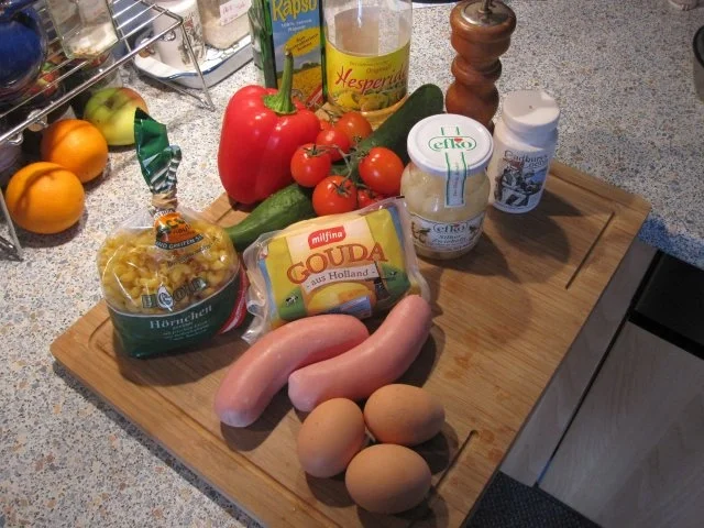 Rezept: Salat: Wurst-Nudelsalat Bild Nr. 2 Salat: Wurst-Nudelsalat - Rezept - Bild Nr. 2