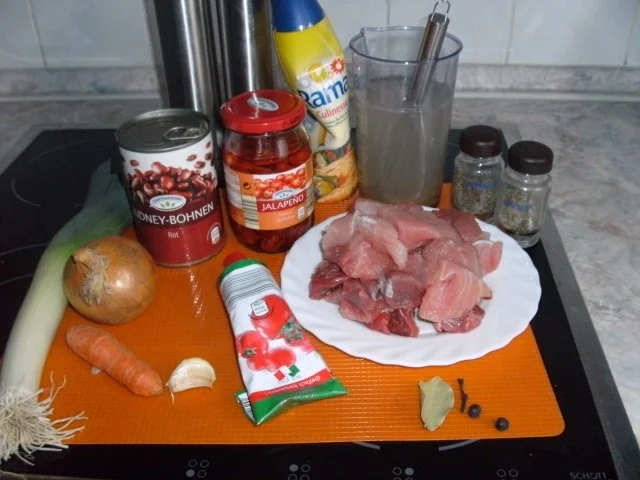 Rezept: Gulasch mit Bohnen und Speck Bild Nr. 2 Gulasch mit Bohnen und Speck - Rezept - Bild Nr. 2
