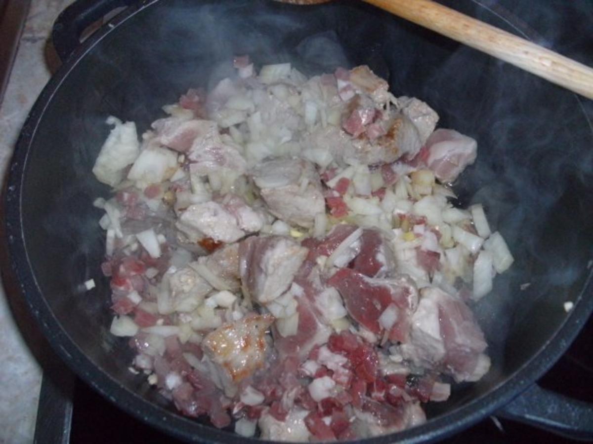 Gulasch mit Bohnen und Speck - Rezept - Bild Nr. 4