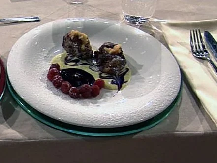 Rezept: Teignocken mit Vanillesauce à la Henssler Teignocken mit Vanillesauce à la Henssler - Rezept