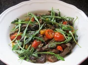 Steakpfanne mit Oliven und Rucola - Rezept