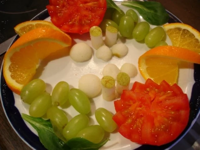 Lummerkotelett auf Vollkornbrot mit Spiegelei und Beilagen - Rezept - Bild Nr. 3