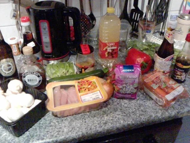 Reingelegte Hühnerbrust mit jungem, scharfen Gemüse gewokt ;-)) Alles jugendfrei!! ;-)) - Rezept - Bild Nr. 2