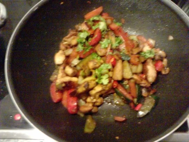 Reingelegte Hühnerbrust mit jungem, scharfen Gemüse gewokt ;-)) Alles jugendfrei!! ;-)) - Rezept - Bild Nr. 9