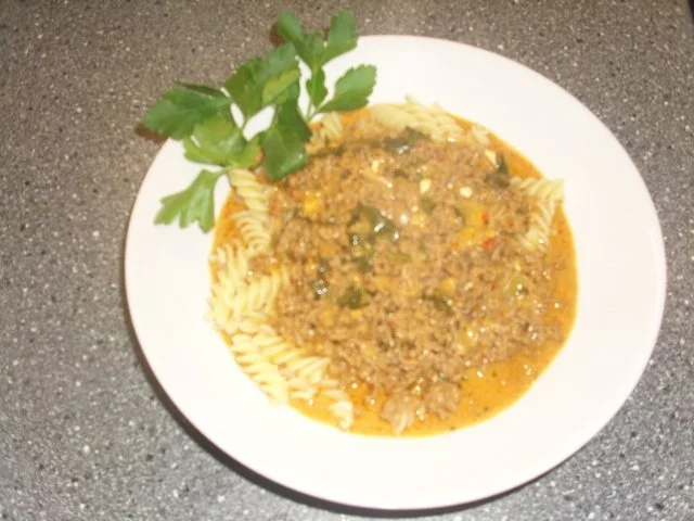 Pasta mit Hackfleisch und Schafskäse - Rezept