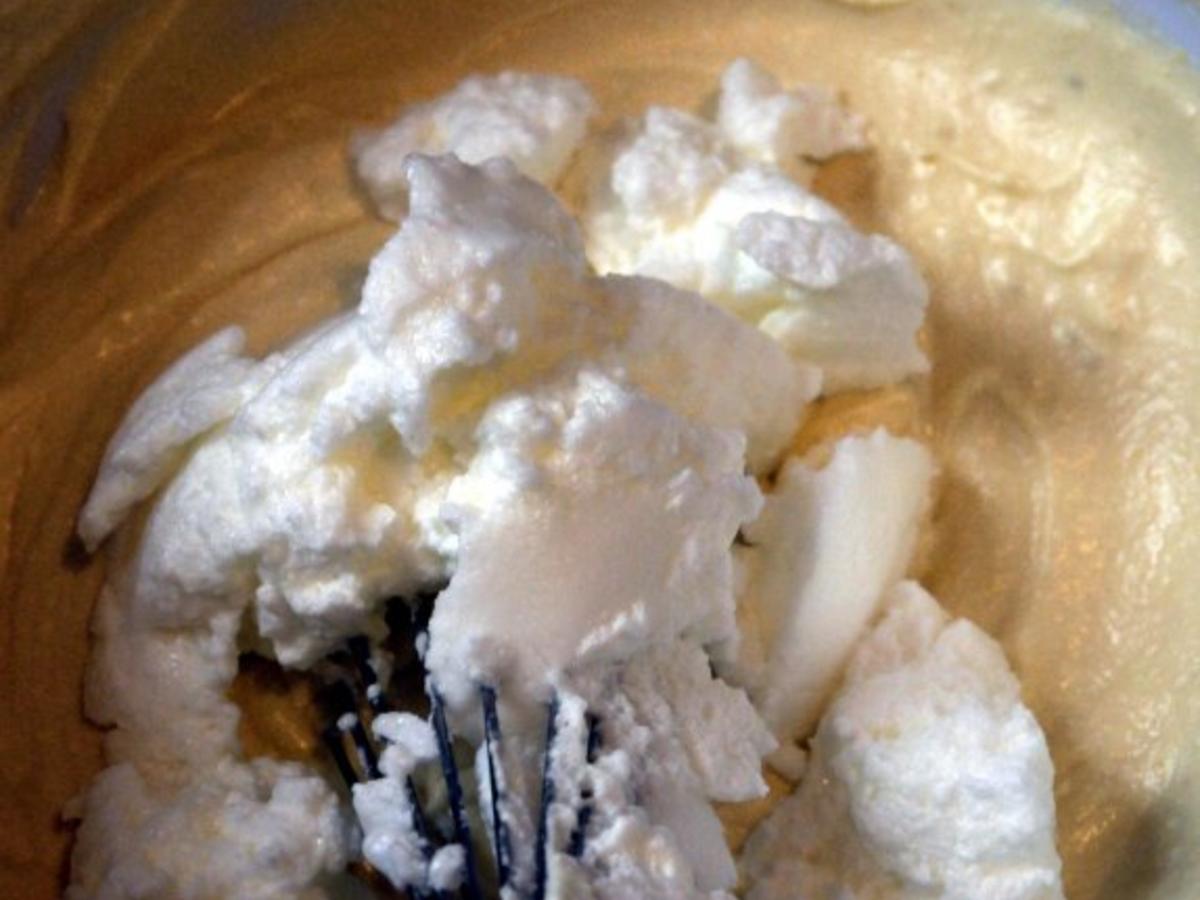 Limetten-Thymian-Parfait mit Rum-Tonka-Kirschen - Rezept - kochbar.de