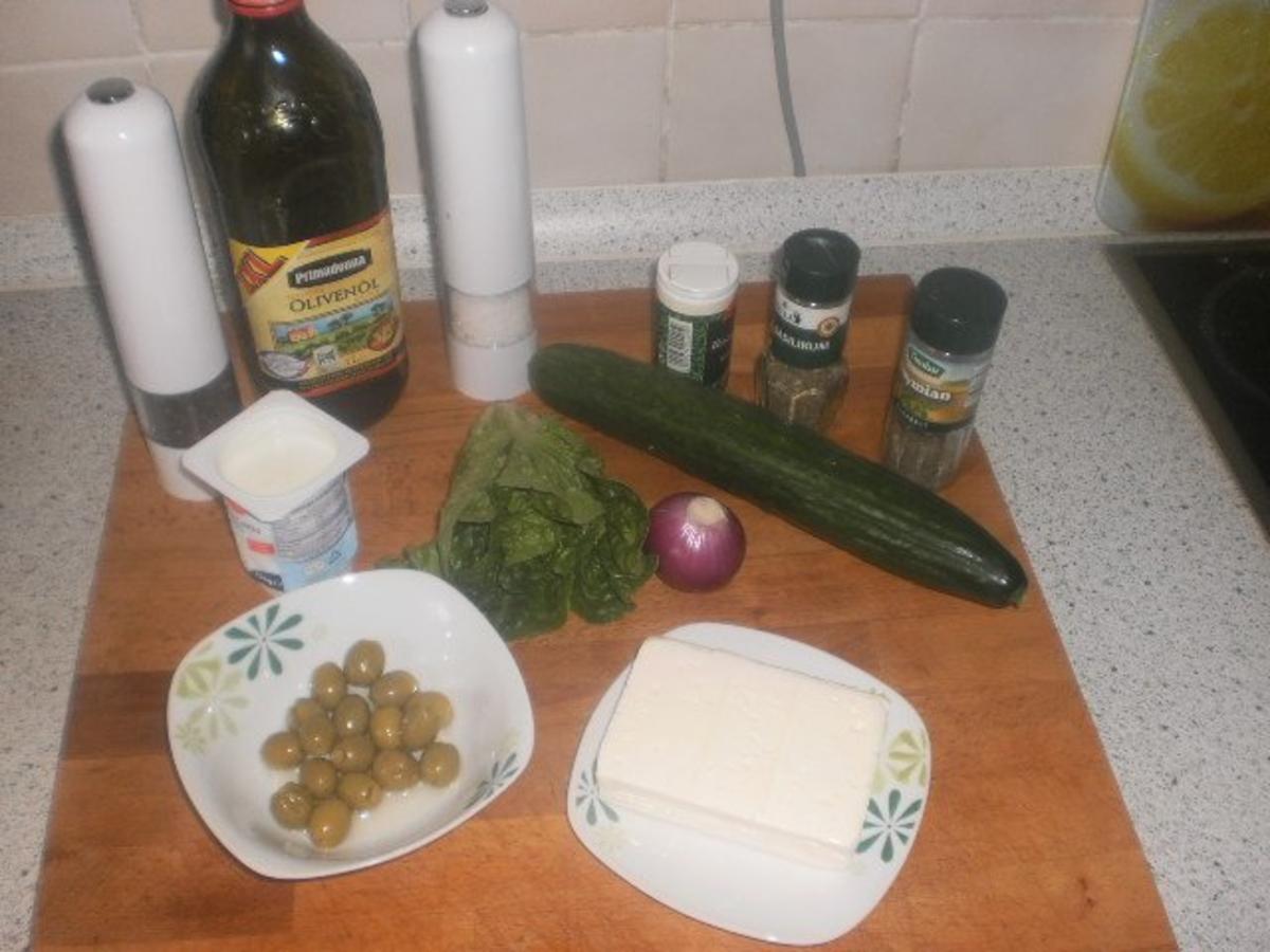 Griechischer Gurkensalat mit Schafskäse - Rezept - Bild Nr. 2