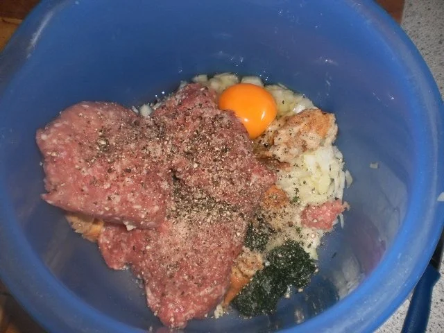 Rezept: Hackfleisch-Champignons mit Kartoffel-Feldsalat Bild Nr. 7 Hackfleisch-Champignons mit Kartoffel-Feldsalat - Rezept - Bild Nr. 7