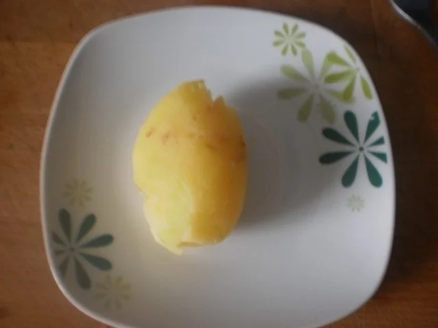 Rezept: Hackfleisch-Champignons mit Kartoffel-Feldsalat Bild Nr. 8 Hackfleisch-Champignons mit Kartoffel-Feldsalat - Rezept - Bild Nr. 8